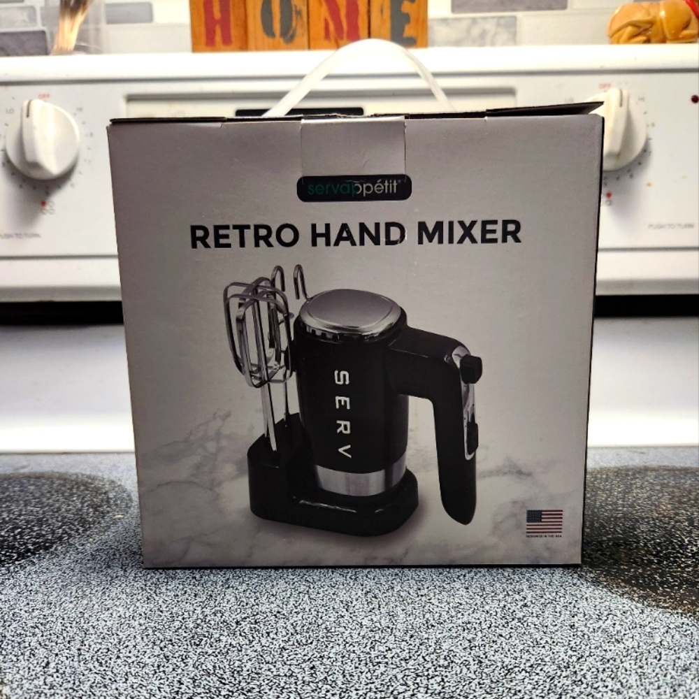 HAND MIXER